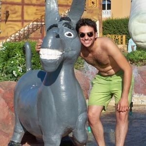 Meet your Posher, Fathi